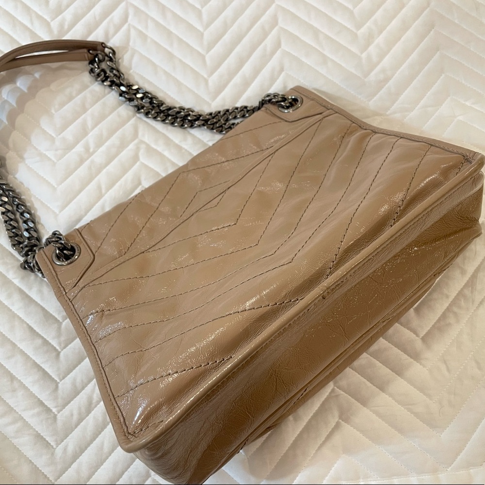YSL NIKI MEDIUM GOLD SAND - Picture 3 of 12